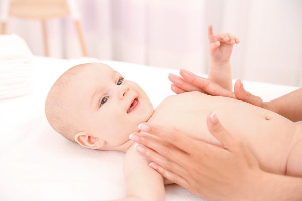 مزایای ماساژ دادن کودک